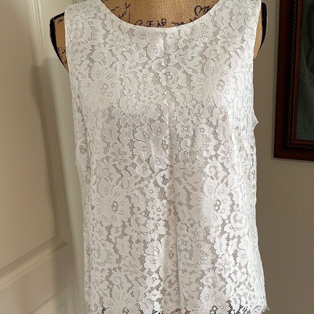Elegant White Lace Sleeveless Top